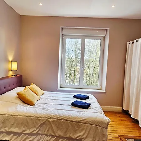 Lägenhet Les Remparts De Charme Face Au Chateau