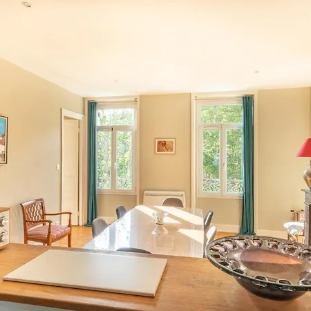 Les Remparts De Charme Face Au Chateau Apartamento *