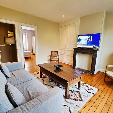 Les Remparts De Charme Face Au Chateau *