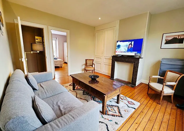 Les Remparts De Charme Face Au Chateau *