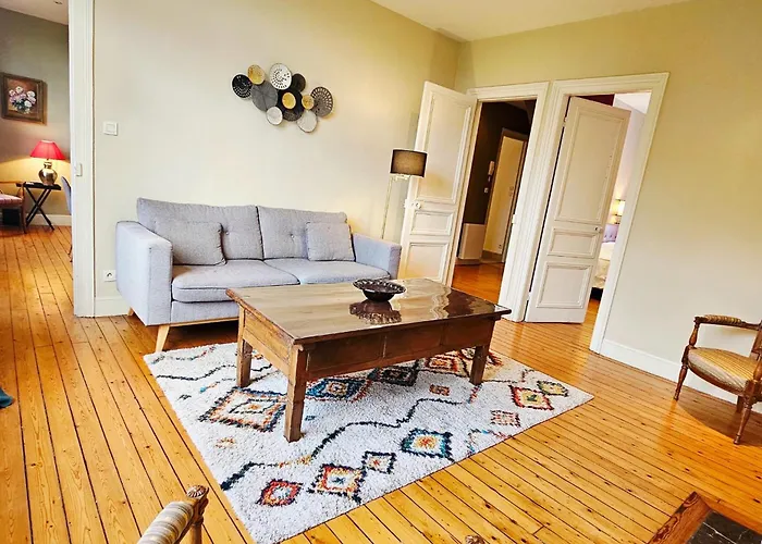 Les Remparts De Charme Face Au Chateau *